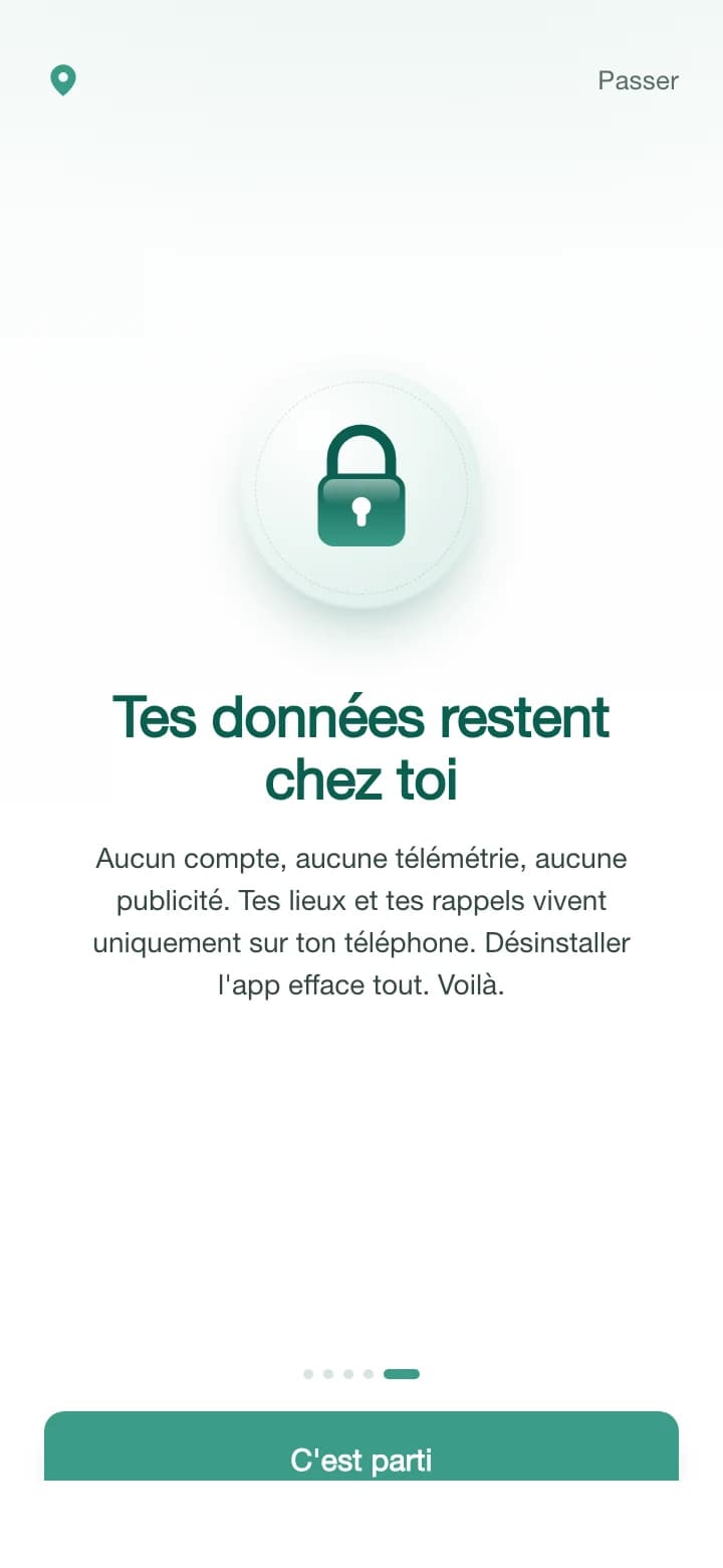 Écran de confidentialité avec un cadenas teal au centre et le message « Tes données restent chez toi ».